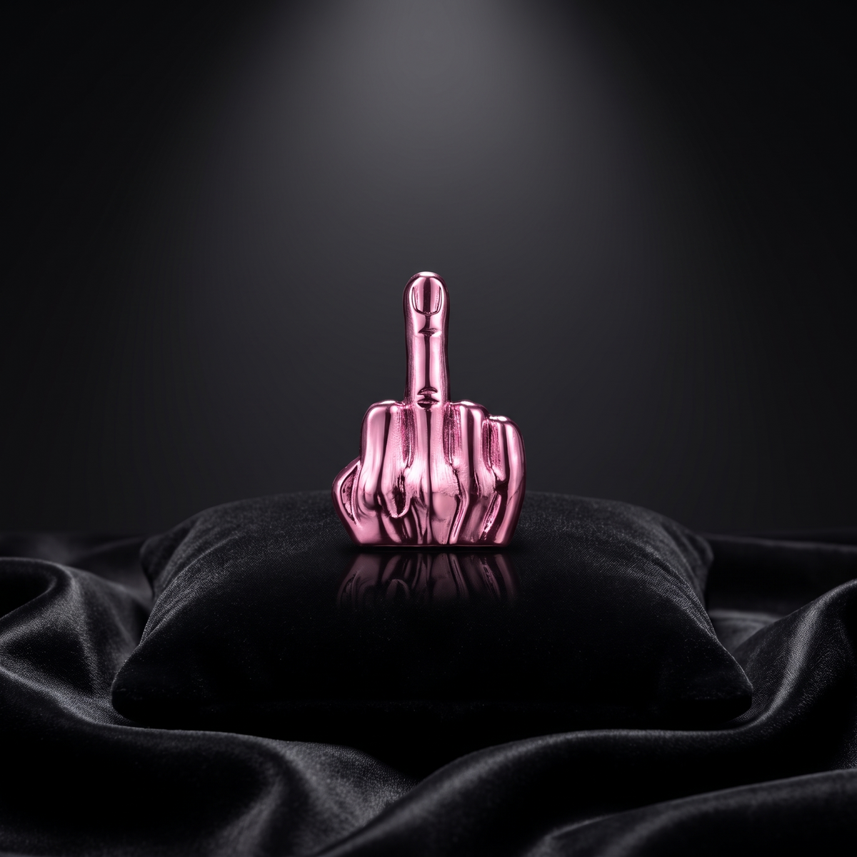 Pin's F°°°K! L'Original - Acid Pink, packshot haute joaillerie sur coussin velours noir